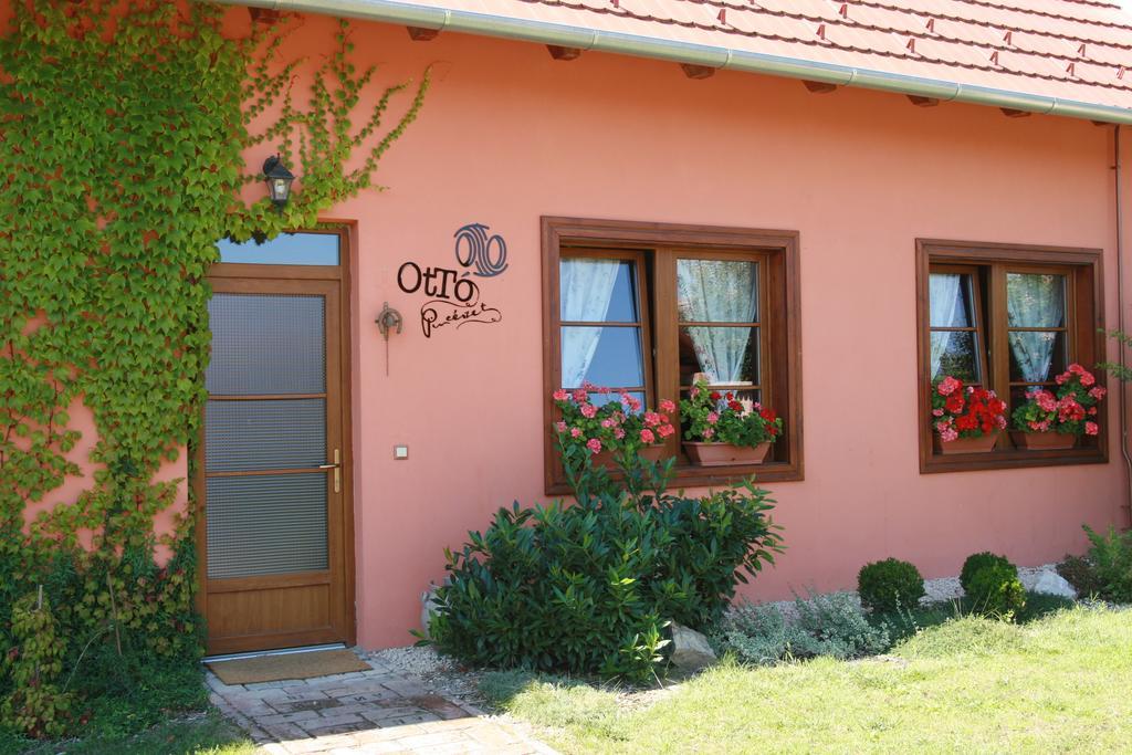 Otto Panzio Villány Exterior foto